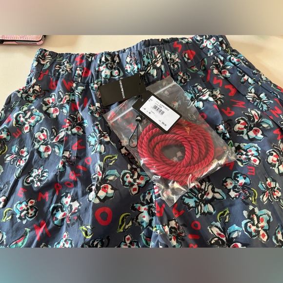 Emporia Armani shorts size 48(can fit size 10-12- or 14)does have a red belt NWT - Picture 2 of 9